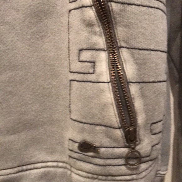 Unique Vintage Grey Nike Hoodie with double zip front pocket and finger holes - Picture 2 of 9